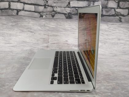 Item Specifics: MPN : MD226LL/AUPC : N/ABrand : AppleProduct Family : MacBook airRelease Year : Mid 2011Screen Size : 13-inchProcessor Type : Intel Core i7Processor Speed : 1.8GHzMemory : 4GB 1333MHz DDR3Storage : 256GB Flash SSDOperating System : 10.13.6 OS X High SierraColor : SilverType : Laptop - 2