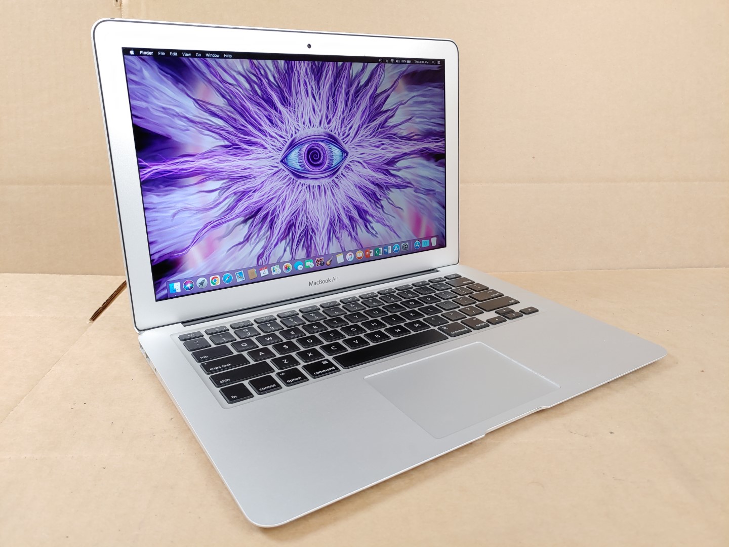 【動作品】Apple MacBook Air A1369 2011底面に使用に若干の傷があります