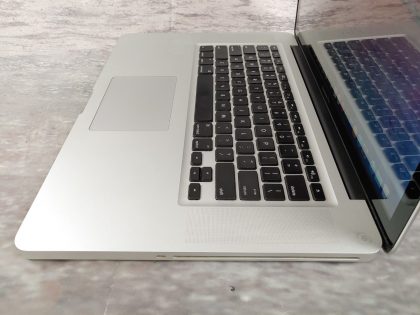 Item Specifics: MPN : MD104LL/AUPC : N/ABrand : AppleProduct Family : MacBook ProRelease Year : Mid 2012Screen Size : 15-inchProcessor Type : Intel Core i7Processor Speed : 2.6GHz Memory : 8GB 1333MHz DDR3Storage : 250GB SSDOperating System : 10.13.6 OS X High SierraColor : SilverType : Laptop - 2