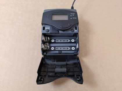 Great Condition! Tested & pulled from a working environment! **AA Batteries not included**Item Specifics: MPN : SK100G2-AUPC : N/ABrand : SennheiserType : Bodypack TransmitterModel : SK100G2-AConnectivity : WirelessFrequency Range : A: 518.000 to 554.000 MHzForm Factor : Wireless Mic Bodypack Transmitter - 5