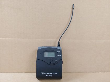 Great Condition! Tested & pulled from a working environment! **AA Batteries not included**Item Specifics: MPN : SK100G2-AUPC : N/ABrand : SennheiserType : Bodypack TransmitterModel : SK100G2-AConnectivity : WirelessFrequency Range : A: 518.000 to 554.000 MHzForm Factor : Wireless Mic Bodypack Transmitter - 6