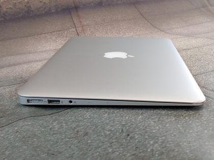 Item Specifics: MPN : MJVM2LL/AUPC : NABrand : AppleProduct Family : Macbook AirRelease Year : 2015Screen Size : 11 inProcessor Type : Intel Core i5Processor Speed : 1.60 GhzMemory : 4 GBStorage : 128 GBOperating System : Mac OS 12