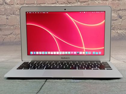 Item Specifics: MPN : MJVM2LL/AUPC : NABrand : AppleProduct Family : Macbook AirRelease Year : 2015Screen Size : 11 inProcessor Type : Intel Core i5Processor Speed : 1.60 GhzMemory : 4 GBStorage : 128 GBOperating System : Mac OS 12