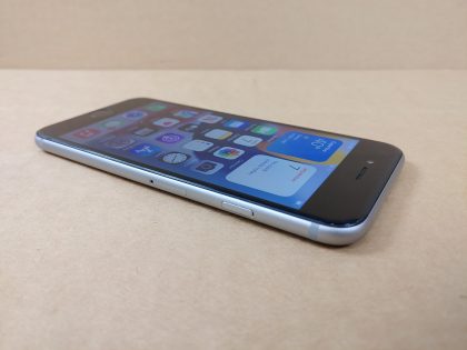 This device is in 100% factory working condition and has been freshly restored to the newest firmware. This device is free of iCloud and ready to use! Battery health is 80% ****THIS LISTING IS FOR THE IPHONE ONLY