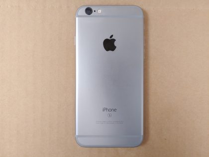 This device is in 100% factory working condition and has been freshly restored to the newest firmware. This device is free of iCloud and ready to use! Battery health is 80% ****THIS LISTING IS FOR THE IPHONE ONLY