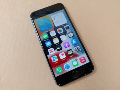 This device is in 100% factory working condition and has been freshly restored to the newest firmware. This device is free of iCloud and ready to use! Battery health is 88% ****THIS LISTING IS FOR THE IPHONE ONLY