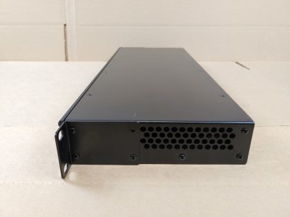 Great Condition! Tested and Pulled from a working environment! There is a few minor cosmetic scratches and scuffs from normal use. ***OEM POWER ADAPTER INCLUDED***Item Specifics: MPN : 6504877UPC : N/ABrand : CrestronModel : CP3 3-Series (6504877)Type : Control Processor - 5