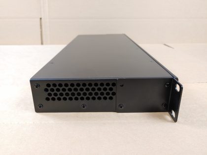 Great Condition! Tested and Pulled from a working environment! There is a few minor cosmetic scratches and scuffs from normal use. ***OEM POWER ADAPTER INCLUDED***Item Specifics: MPN : 6504877UPC : N/ABrand : CrestronModel : CP3 3-Series (6504877)Type : Control Processor - 6
