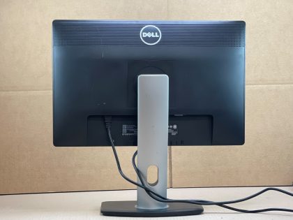 and Stand. Tested working.Item Specifics: MPN : Dell P2213TUPC : NAScreen Size : 22 inBrand : DellModel : P2213TType : Monitor - 1