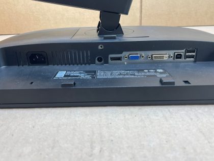 Dell P2213T 22" Monitor w/ VGA