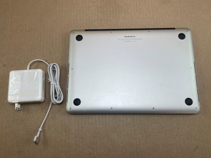 Macbook pro powers and works normally.Operating system has been refreshed to a clean state. Operating System Password: 123456. Power cord included as shown in the images.Item Specifics: MPN : MF839LL/AUPC : NABrand : AppleProduct Family : Macbook ProRelease Year : 2015Screen Size : 13 inProcessor Type : Intel Core i7Processor Speed : 2.70 GhzMemory : 8 GBStorage : 256 GBOperating System : Monterey (12.6)Type : LaptopStorage Type : SSD (Solid State Drive) - 5