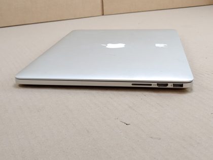No Bottom Case ScrewsItem Specifics: MPN : Macbook Pro 15in 2013 LaptopUPC : NABrand : AppleProduct Family : Macbook ProRelease Year : 2013Screen Size : 15 inProcessor Type : Intel Core i7Processor Speed : 2.40 GhzMemory : 8 GBStorage : NoneOperating System : NoneStorage Type : SSD (Solid State Drive)Type : Laptop - 1