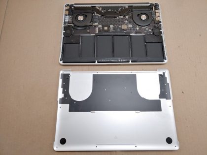 No Bottom Case ScrewsItem Specifics: MPN : Macbook Pro 15in 2013 LaptopUPC : NABrand : AppleProduct Family : Macbook ProRelease Year : 2013Screen Size : 15 inProcessor Type : Intel Core i7Processor Speed : 2.40 GhzMemory : 8 GBStorage : NoneOperating System : NoneStorage Type : SSD (Solid State Drive)Type : Laptop - 2