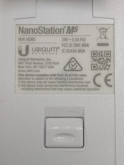 Pulled from a working enviornment.Item Specifics: MPN : Ubiquiti Nanostation M5 NSM5UPC : NABrand : UbiquitiModel : Nanostation M5 NSM5Network Connectivity : WirelessType : Access Point - 4