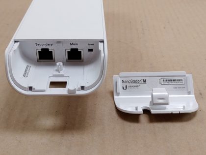 Pulled from a working enviornment.Item Specifics: MPN : Ubiquiti Nanostation M5 NSM5UPC : NABrand : UbiquitiModel : Nanostation M5 NSM5Network Connectivity : WirelessType : Access Point - 7