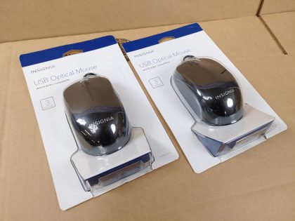 LOT OF 2 - BRAND NEW FACTORY SEALED!Item Specifics: MPN : NS-PNM5013UPC : N/AType : USB MouseTracking Method : OpticalConnectivity : Wired (USB)Color : Black/GrayBrand : INSIGNIAModel : NS-PNM5013Features : Ergonomic