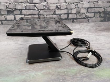 USB Powered External HUB:& ;https://www.ebay.com/itm/254956071229Item Specifics: MPN : 5915-3315-9090UPC : N/AScreen Size : 15-inch Anti-Glare TouchscreenAspect Ratio : 4:3Brand : NCRModel : RealPOS XL-Series (5915-3315-9090)Display Technology : LED BacklightMax. Resolution : 1024x768Contrast Ratio : 800:1Type : POSColor : BlackVideo Inputs : Display PortFeatures : PCAP / Anti-Glare - 3