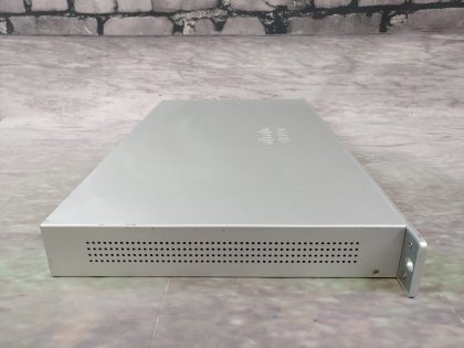 **UNCLAIMED** Good Condition! Tested and Pulled from a working environment! May have minor scratches/scuffs from normal use. **POWERCORD INCLUDED**  ((BDSA))Item Specifics: MPN : MX84-HWUPC : N/AType : FirewallForm Factor : Rack-MountableBrand : CISCO MerakiModel : MX84-HW - 5