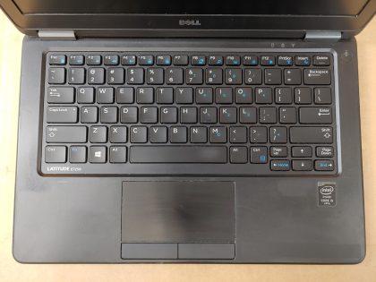 **NO SSD/NO OS** *SCREEN IS CRACKED** Battery has a small piece of plastic broke off by the clip