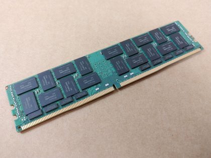 Excellent condition! Tested and Pulled from a working environment!Item Specifics: MPN : HMAA8GL7MMR4N-UHUPC : N/AType : ECC MemoryForm Factor : LRDIMMBrand : SK HynixNumber of Pins : 240Bus Speed : PC4-19200 (DDR4-2400)Number of Modules : 1Capacity per Module : 64GBModel : HMAA8GL7MMR4N-UHMemory Features : ECC Memory