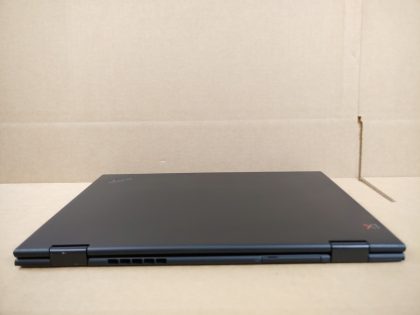 *NO POWER ADAPTER INCLUDED* The keys dont retract when the laptop is flipped around