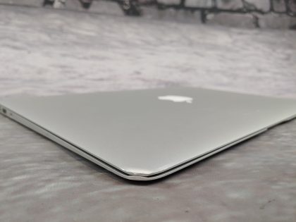 Item Specifics: MPN : MD226LL/AUPC : N/ABrand : AppleProduct Family : MacBook AirRelease Year : Mid 2011Screen Size : 13-inchProcessor Type : Intel Core i7Processor Speed : 1.8GHzMemory : 4GB 1333MHz DDR3Storage : 256GB Flash StorageOperating System : 10.13.6 OS X High SierraColor : SilverType : Laptop - 3