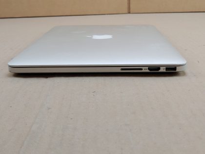 System boots normally but the keyboard and touchpad is not working. No attempt to repair. No power cord. System password: 123456Item Specifics: MPN : Apple Macbook Pro 13UPC : NABrand : AppleProduct Family : Macbook ProRelease Year : 2015Screen Size : 13 inProcessor Type : Intel Core i5Processor Speed : 2.90 GhzMemory : 8 GBStorage : 500 GBOperating System : MontereyType : LaptopStorage Type : SSD (Solid State Drive) - 4