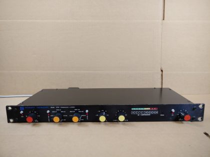 Tested and Working. There is a few scratches/scuffs from normal use.Item Specifics: MPN : Audioarts Engineering 1200UPC : N/AType : Compressor LimiterBrand : AUDIOARTS ENGINEERINGModel : 1200Form Factor : Rack-Mountable - 1