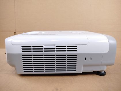 Good condition! Great picture! Tested and pulled from a working environment. There may be some minor scratches/scuffs from normal use. Whats shown in the pictures is what you will receive. ***POWER CORD INCLUDED***Item Specifics: MPN : H865AUPC : N/ABrand : EpsonModel : PowerLite 970 / H865ADisplay Technology : Tri-LCDImage Aspect Ratio : 4:3Native Resolution : 1024x768Video Inputs : USB