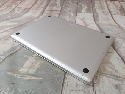 Item Specifics: MPN : MC371LL/AUPC : N/ABrand : AppleProduct Family : Macbook ProRelease Year : 2010Screen Size : 15"inchProcessor Type : Intel Core i5Processor Speed : 2.53GHzMemory : 8GBType : LaptopOperating System : 10.13.6 High SierraBundled Items : Power AdapterStorage : 750GB - 6