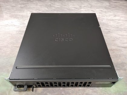 Great condition! Tested and pulled from a working environment. May have a minor cosmetic scratch/scuff. **POWER CORD INCLUDED**Item Specifics: MPN : ISR4351-K9 V02UPC : N/AForm Factor : Rack-MountableBrand : CISCOModel : ISR4351-K9 V02Type : Router - 4