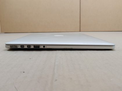 powers off the charger. System boots from the internal ssd storage. Missing the bottom case screws. One of the internal speakers sound distorted.Item Specifics: MPN : Apple Macbook Pro 15 2013UPC : NABrand : AppleProduct Family : Macbook ProRelease Year : 2013Screen Size : 15 inProcessor Type : Intel Core i7Processor Speed : 2.40 GhzMemory : 8 GBStorage : 256 GBOperating System : Catalina (10.15)Type : LaptopStorage Type : SSD (Solid State Drive) - 2