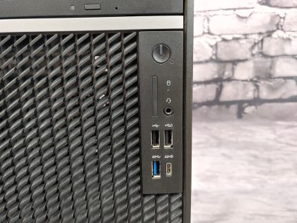 please use any TV or Monitor of your choice with this Dell OptiPlex
