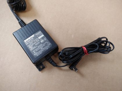 Good Condition! Tested and pulled from a working environment! Power Adapter included. There may be a few scratches/scuffs from normal use. **NO ANTENNAS INCLUDED**Item Specifics: MPN : SLX4 J3 572-596 MHZUPC : N/ABrand : SHUREType : Microphone ReceiverModel : SLX4 J3 572-596 MHZConnectivity : WirelessForm Factor : Microphone ReceiverBundled Items : Power Adapter - 9