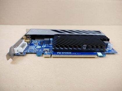 Great condition! Tested and working! Pulled from a working environment! Item Specifics: MPN : GV-R455D3-512IUPC : N/AChipset/GPU Manufacturer : ATI RadeonBrand : GIGABYTEChipset/GPU Model : HD 4550 GPUCompatible Port/Slot : PCI Express 2.0Type : Video CardConnectors : VGA / HDMI / DVIMemory Size : 512MBModel : GV-R455D3-512I - 2