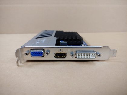Great condition! Tested and working! Pulled from a working environment! Item Specifics: MPN : GV-R455D3-512IUPC : N/AChipset/GPU Manufacturer : ATI RadeonBrand : GIGABYTEChipset/GPU Model : HD 4550 GPUCompatible Port/Slot : PCI Express 2.0Type : Video CardConnectors : VGA / HDMI / DVIMemory Size : 512MBModel : GV-R455D3-512I - 6