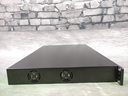Excellent Condition! Tested and working as it should! Pulled from a working environment! May have a minor scratch/scuff from normal use. **POWER CORD INCLUDED**Item Specifics: MPN : ES-24-250WUPC : N/AType : Ethernet SwitchForm Factor : Rack-MountableBrand : UbiquitiModel : ES-24-250WLayer : 2Network Management Type : Fully ManagedNumber of LAN Ports : 24 - 5