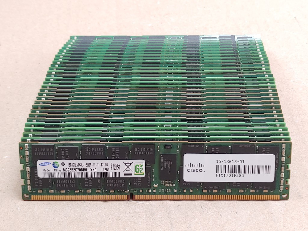 Tested and in good working condition. **Not Desktop Memory** Used Server System PullsItem Specifics: MPN : M393B2G70BH0-YK0UPC : NAType : DDR3 SDRAMForm Factor : DIMMBrand : SamsungNumber of Pins : 240Bus Speed : PC3L-12800 (DDR3L-1600)Number of Modules : 32Capacity per Module : 16 GBMemory Features : ECC - 2