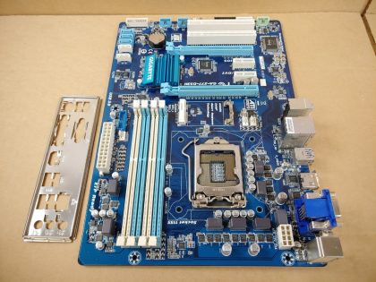 Great Condition! Tested and pulled from a working machine. Whats shown in the pictures is what you'll receive. Item Specifics: MPN : GA-Z77-DS3HUPC : N/ABrand : GIGABYTEModel : GA-Z77-DS3HCompatible CPU Brand : IntelSocket Type : LGA 1155/Socket H2Expansion Slots : PCI