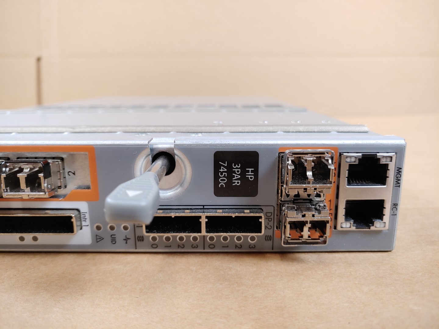 Excellent Condition! Tested and Pulled from a working environment! Item Specifics: MPN : E7X87-63001UPC : N/AType : Server ControllerBrand : HPModel : E7X87-63001 / 769750-001Product Line : 3PAR - 2