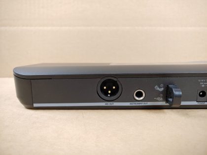 Great condition! Tested and pulled from a working environment! **OEM POWER ADAPTER INCLUDED**Item Specifics: MPN : BLX88 H8UPC : N/ABrand : SHUREType : Microphone ReceiverModel : BLX88 H8Connectivity : WirelessFrequency Range : 518-542 MHzForm Factor : Microphone Receiver - 7