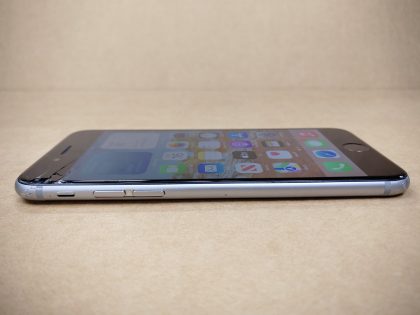 NFCOperating System : iOS 15.8.2Storage Capacity : 128GBColor : SilverStyle : BarBattery Health : 93 %Camera Resolution : 12.0 MPScreen Size : 4.7" - 1