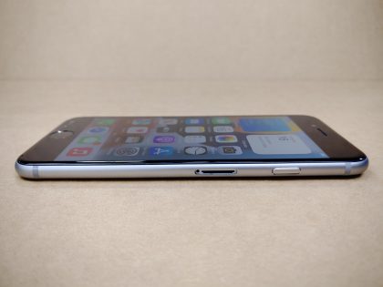 NFCOperating System : iOS 15.8.2Storage Capacity : 64GBColor : SilverStyle : BarBattery Health : 92 %Camera Resolution : 12.0 MPScreen Size : 4.7" - 2