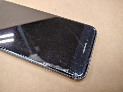 Wi-FiOperating System : iOS 16.7.7Storage Capacity : 64GBColor : Space GrayStyle : BarBattery Health : 80 %Camera Resolution : 12.0 MPScreen Size : 4.7" - 3