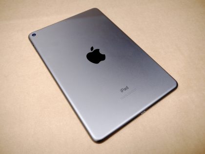 Great Condition! (NO CHARGER OR CABLES INCLUDED) There is a few minor very light scratches on the screen. Updated to the latest iOS.Item Specifics: MPN : MUQW2LL/AUPC : N/ABrand : AppleType : TabletProduct Line : iPad MiniOperating System : iOS 17.4.1Screen Size : 7.9" RetinaStorage Capacity : 64GBColor : Space GrayConnectivity : Wi-Fi / BluetoothModel : Apple iPad Mini (5th Generation)Internet Connectivity : Wi-Fi - 7