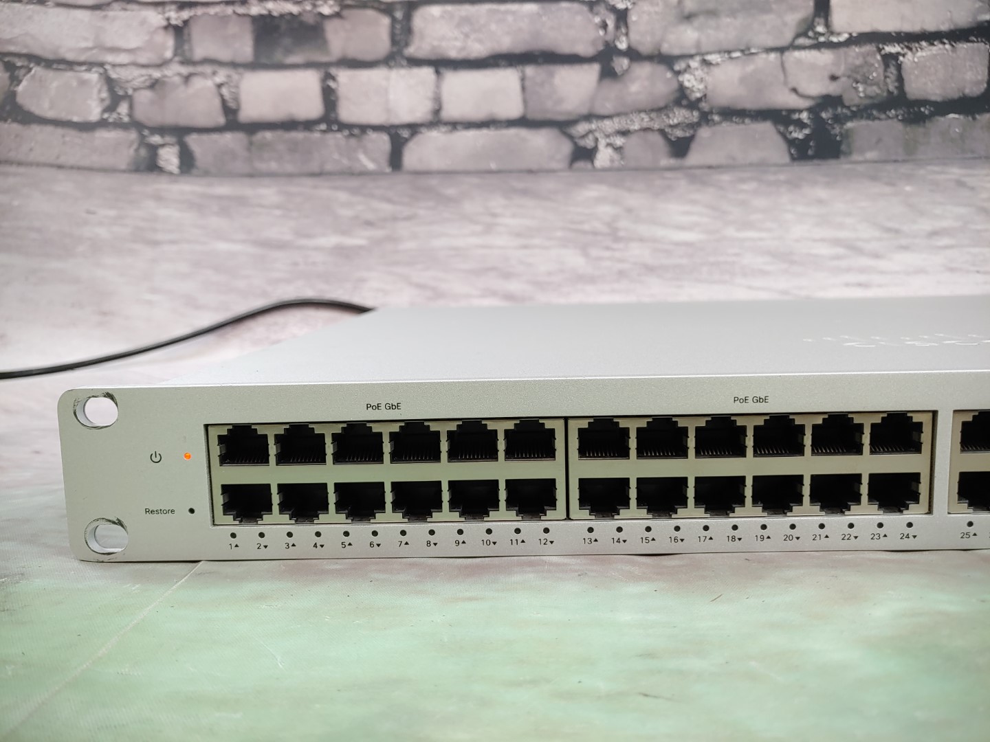 Tested and Pulled from a working environment. May have minor scratches/scuffs from normal use. **NO POWER CORD INCLUDED** Item Specifics: MPN : MS220-48LP-HWUPC : N/AType : Ethernet SwitchForm Factor : Rack-MountableBrand : Cisco MerakiModel : MS220-48LP-HWNetwork Management Type : Fully Managed Number of LAN Ports : 48 - 1
