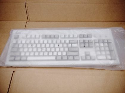 EXCELLENT! Item Specifics: MPN : RT7D5JTWUPC : N/AFeatures : Quiet KeysType : KeyboardConnectivity : WiredInterface : PS/2Brand : DellModel : RT7D5JTWColor : White - 2