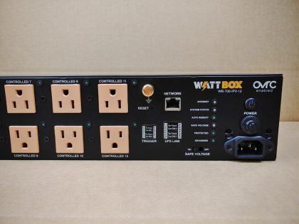 Great Condition! Tested and pulled from a working environment! **NO POWER CORD INCLUDED**Item Specifics: MPN : WB-700-IPV-12UPC : N/AType : Controlled OutletBrand : WATTBOXModel : WB-700-IPV-12Number of Outlets : 12Maximum Compatible Appliance Wattage : 1440Voltage Conversion : 6480 - 3