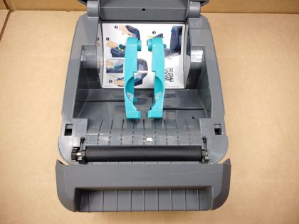 Good Condition! There is some minor scratches/scuffs from normal use. Tested and pulled from a working environment! **POWER ADAPTER INCLUDED**Item Specifics: MPN : GX420dUPC : N/ATechnology : ThermalPrinter Type : Direct ThermalOutput Type : Black / WhiteBrand : ZebraModel : GX420d / GX42-202412-000Product Line : Zebra GBlack Print Speed : Up to 6"/152 mm per secondType : Label PrinterScanning Resolution : 203 dpi (8 dots/mm) - 9