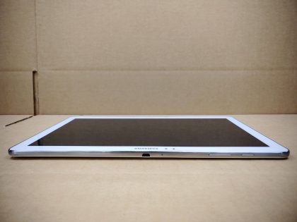 Good Condition! (NO CHARGER OR CABLE INCLUDED) There is a few very faint light scratches on the screen that are hardly noticable. Has been reset and ready to go!Item Specifics: MPN : SM-T900UPC : N/ABrand : SamsungType : TabletProduct Line : Galaxy Tab PROOperating System : Android 5.1.1Screen Size : 12.2"Storage Capacity : 32 GBColor : WhiteModel : SM-T900Carrier : N/AContract : N/AInternet Connectivity : Wi-Fi - 5